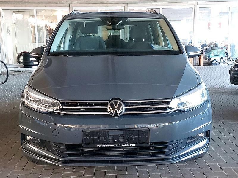 Neu VW Touran Comfortline 150 PS (110 kW) 2026 Delfingrau Van / Kleinbus