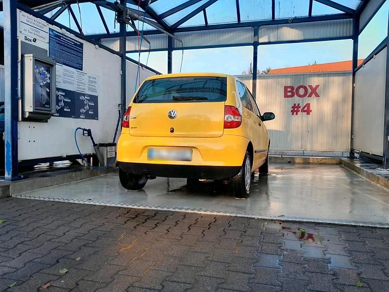 Gebraucht VW Fox 75 PS (55 kW) 2005 Gelb Kleinwagen