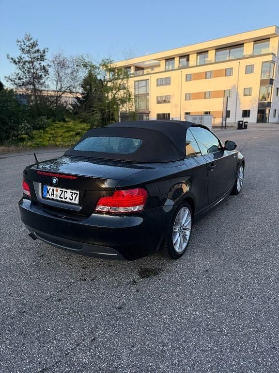 Gebraucht BMW 118 Cabriolet Shadowline 143 PS (105 kW) 2011 Schwarz Cabrio