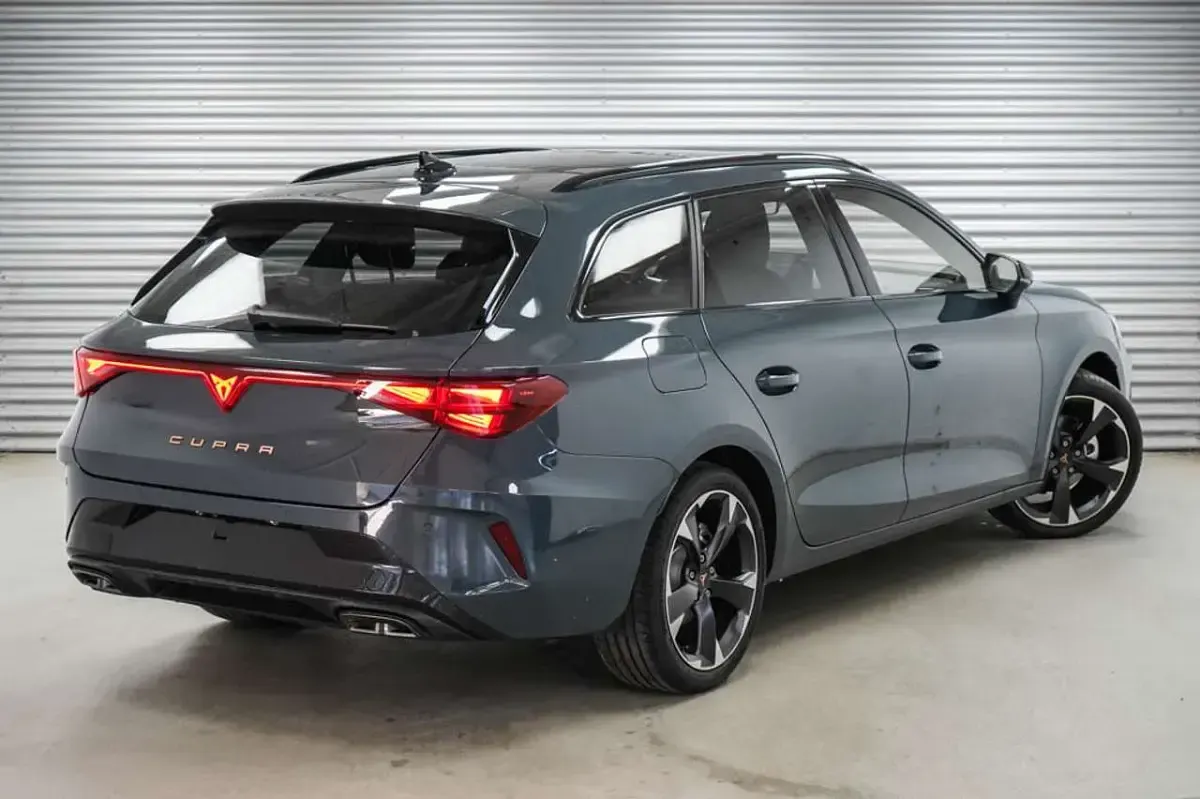 Neu Cupra Leon 150 PS (110 kW) 2026 Fjord blau uni (9k) Kombi
