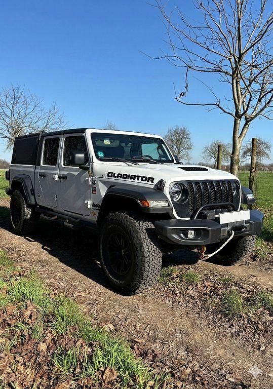 Gebraucht Jeep Gladiator 264 PS (194 kW) 2022 Weiß Pickup
