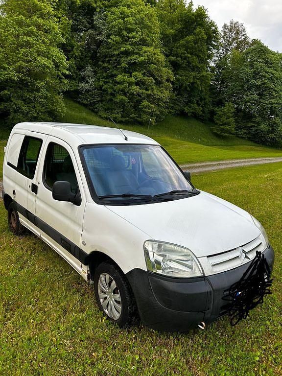 Weiß Gebraucht 2003 Citroën Berlingo Van / Kleinbus | 1.250 € (Guter Preis) - Bild 1/4