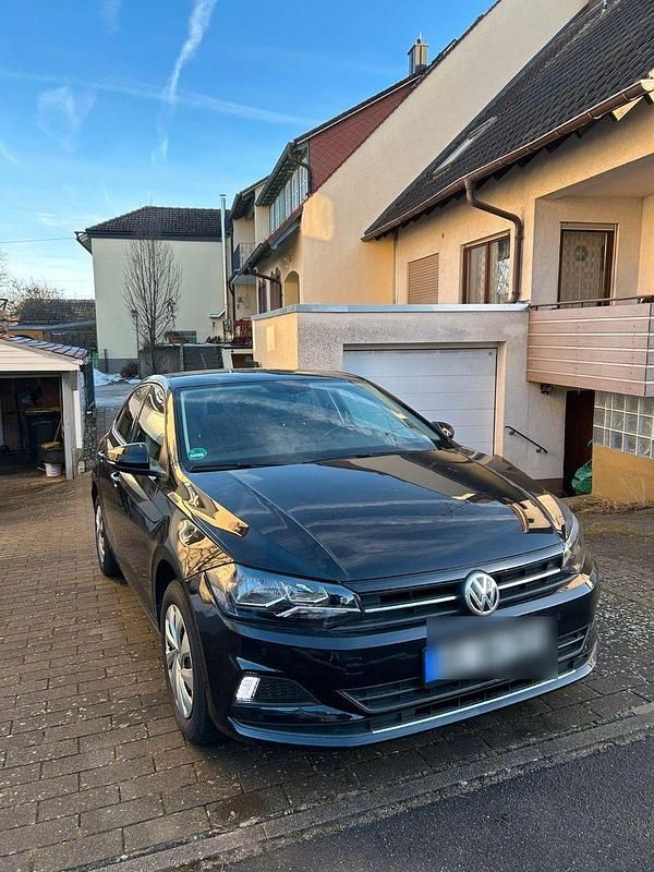 Schwarz Gebraucht 2018 VW Polo Comfortline Kleinwagen | 9.500 € (Guter Preis) - Bild 1/4