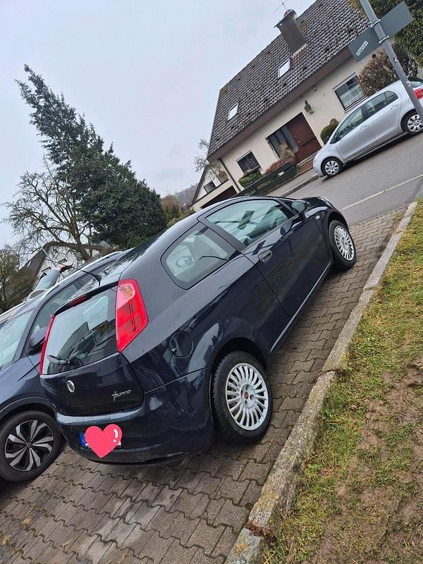 Gebraucht Fiat Punto 65 PS (47 kW) 2009 Blau Kleinwagen