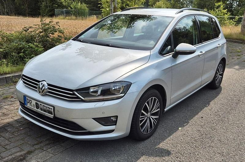 Silber Gebraucht 2016 VW Golf Sportsvan Allstar Van / Kleinbus | 10.800 € (Guter Preis) - Bild 1/4