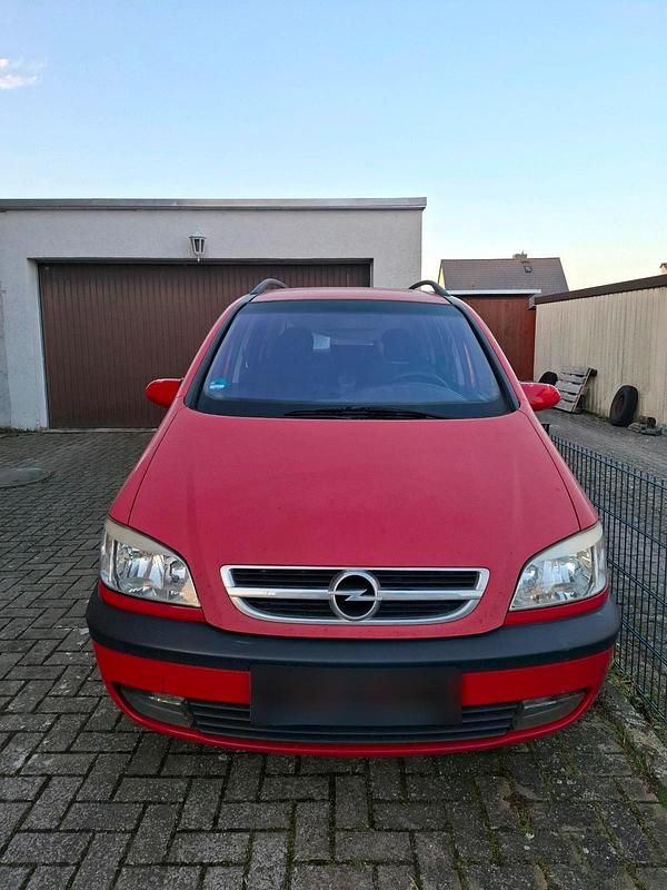 Gebraucht Opel Zafira 95 PS (69 kW) 2004 Rot Van / Kleinbus
