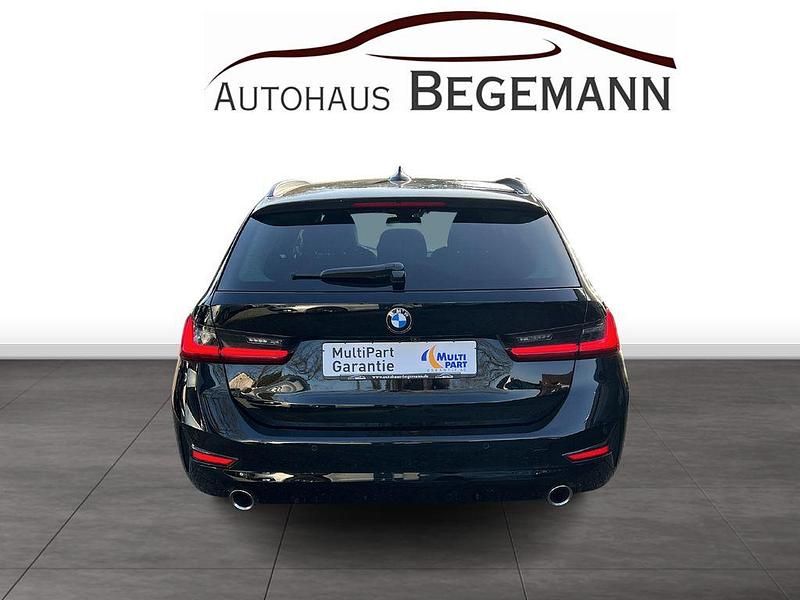 Gebraucht BMW 320 Advantage 190 PS (139 kW) 2022 Schwarz Limousine