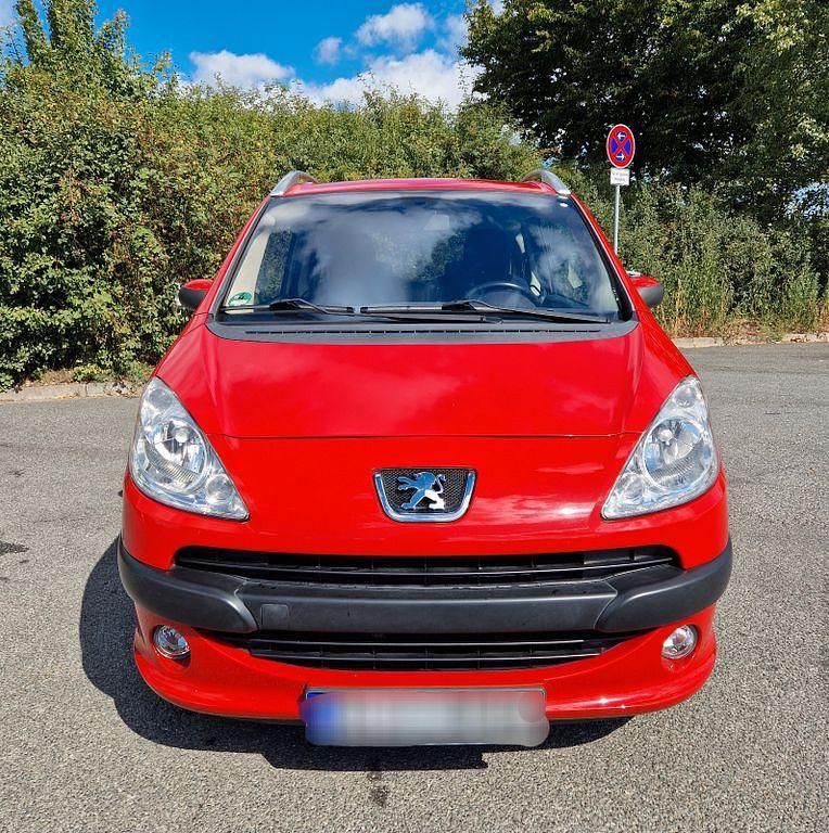 Gebraucht Peugeot 1007 73 PS (53 kW) 2005 Rot Van / Kleinbus