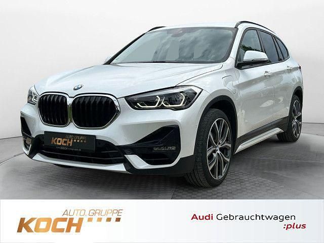 Weiß Gebraucht 2021 BMW X1 Sport Line SUV | 25.890 € (Fairer Preis) - Bild 1/4