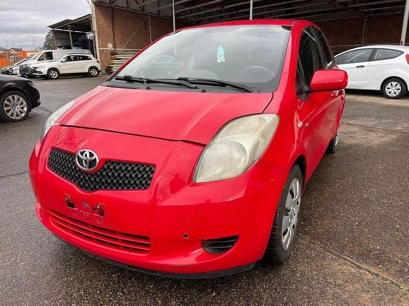 Gebraucht Toyota Yaris Luna 90 PS (66 kW) 2008 Rot Limousine