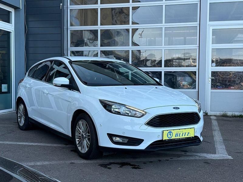Gebraucht Ford Focus Cool & Connect 125 PS (91 kW) 2018 Weiß Limousine