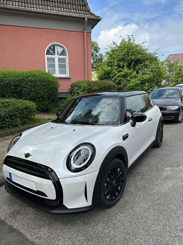 Gebraucht Mini Cooper 136 PS (100 kW) 2023 Weiß Kleinwagen