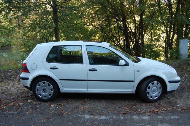 Gebraucht VW Golf IV 90 PS (66 kW) 2000 Weiß Limousine