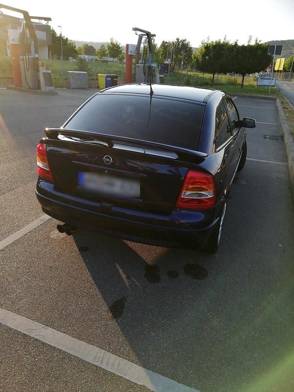 Gebraucht Opel Astra Sportive 136 PS (100 kW) 1998 Blau Limousine