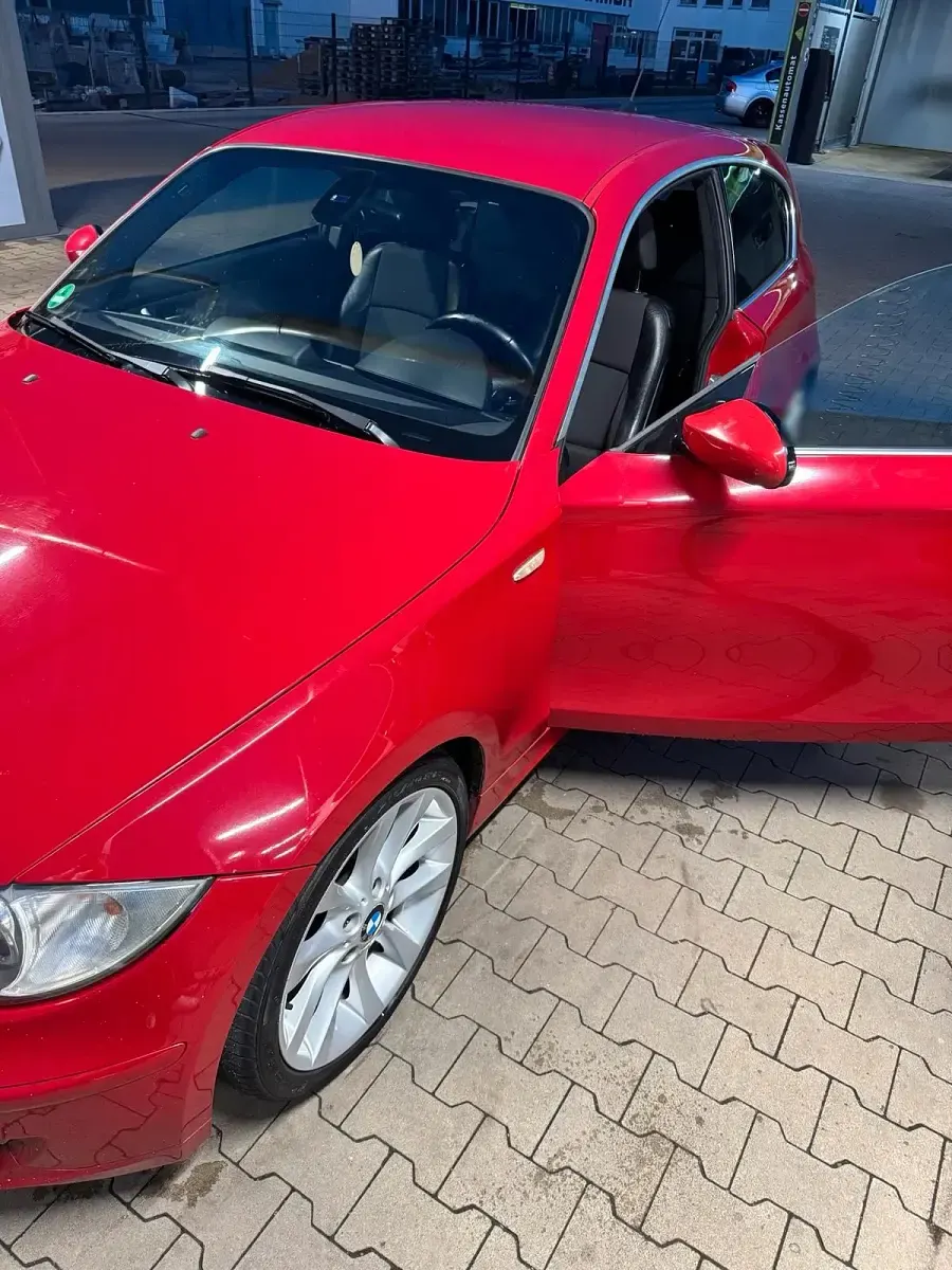 Gebraucht BMW 123 204 PS (150 kW) 2009 Rot Kleinwagen