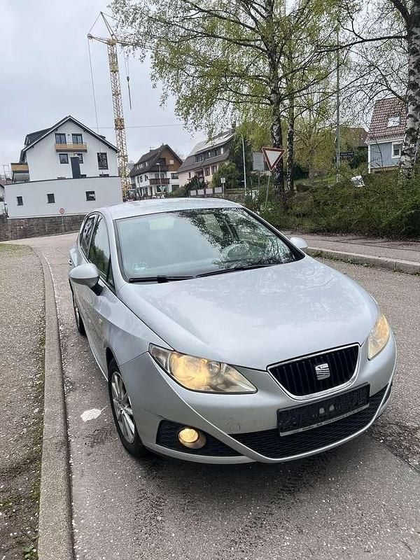 Silber Gebraucht 2012 Seat Ibiza Style Limousine | 2.650 € (Superpreis) - Bild 1/4