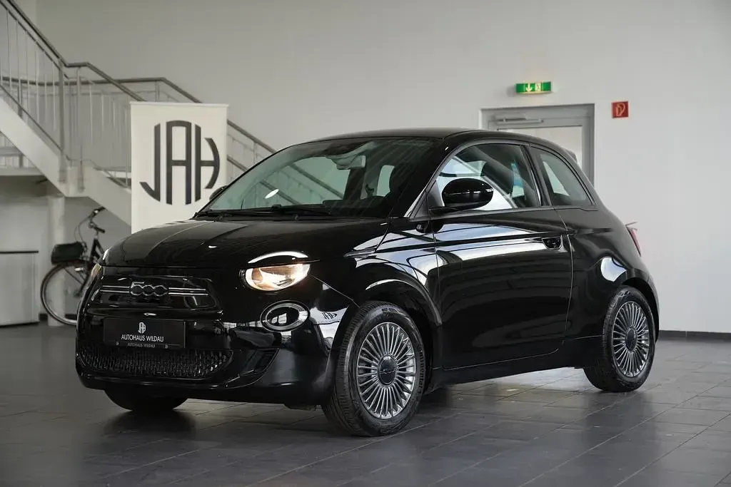 Gebraucht Fiat 500e Icon 86 kW (118 PS) 2022 Schwarz Kleinwagen