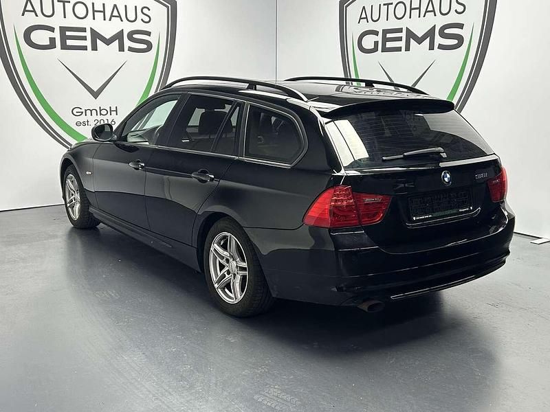 Gebraucht BMW 318 143 PS (105 kW) 2009 Schwarz Kombi