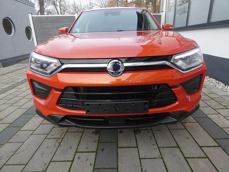Orange met Gebraucht 2020 Ssangyong (KGM) Korando Crystal SUV | 12.555 € (Fairer Preis) - Bild 1/4