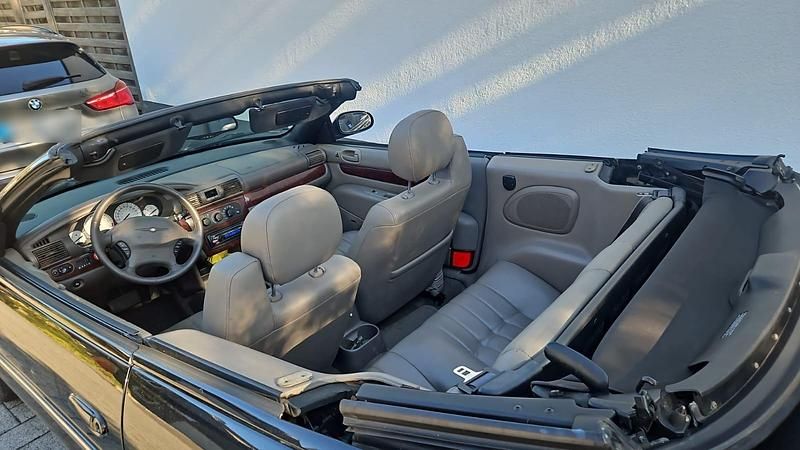 Gebraucht Chrysler Sebring Cabriolet 149 PS (109 kW) 2002 Schwarz Cabrio