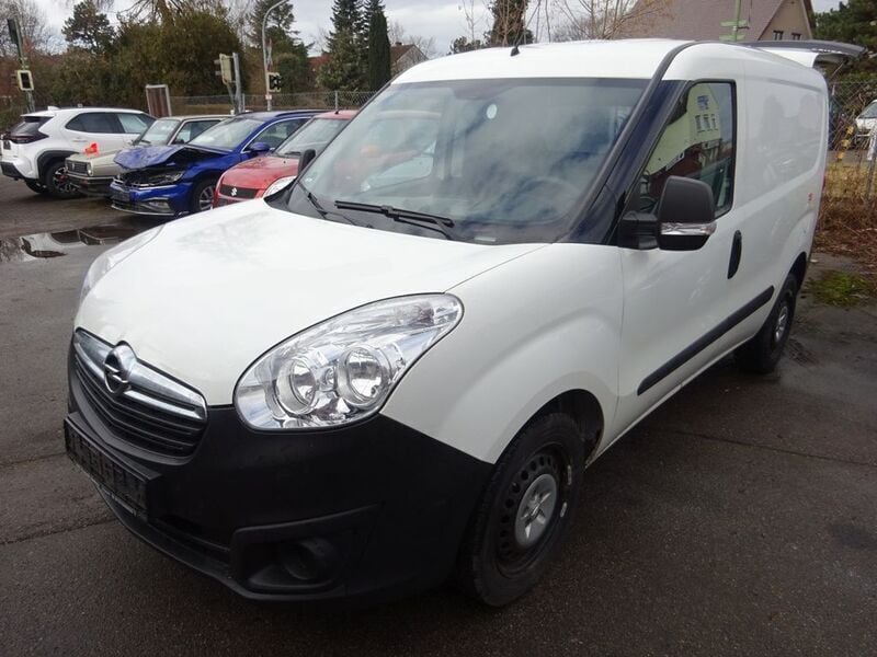 Weiß Gebraucht 2018 Opel Combo Van / Kleinbus | 3.850 € - Bild 1/4
