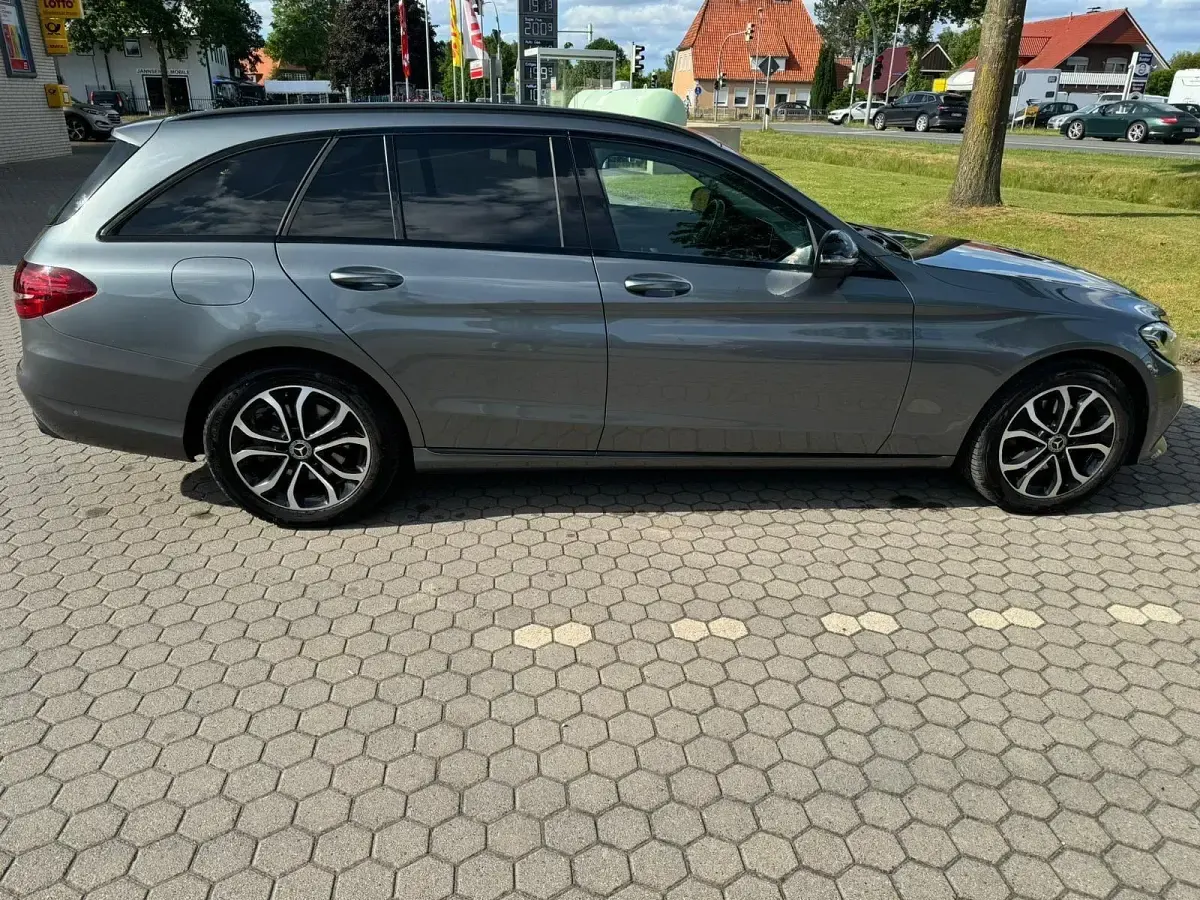 Gebraucht Mercedes C220 194 PS (142 kW) 2021 Silber Kombi