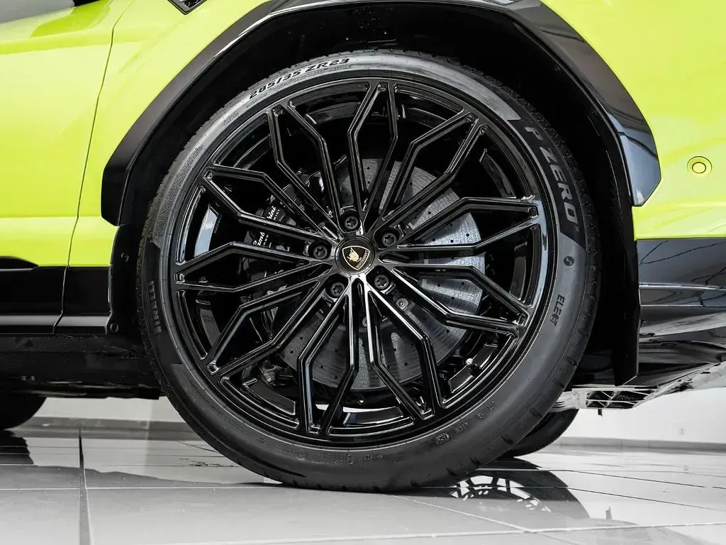 Neu Lamborghini Urus 799 PS (587 kW) 2025 Grün SUV