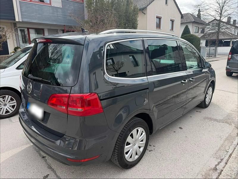 Gebraucht VW Sharan 140 PS (102 kW) 2013 Grau Van / Kleinbus