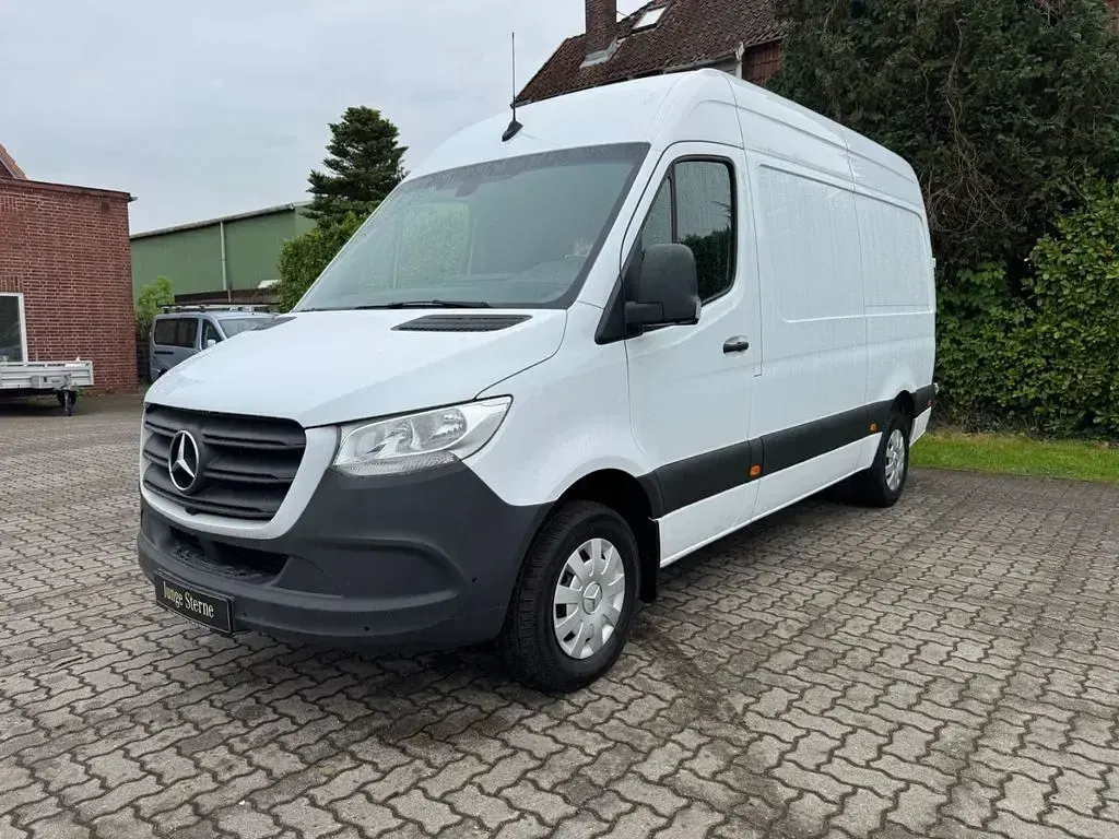 Używany Mercedes Sprinter 150 KM (110 kW) 2021 Biały Van