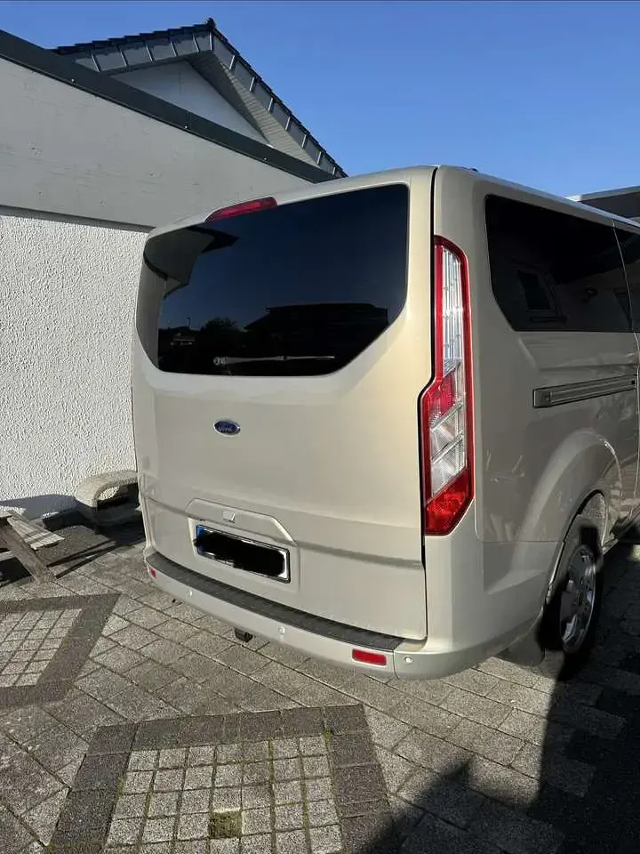 Gebraucht Ford Tourneo Custom Titanium 170 PS (125 kW) 2017 Beige Van
