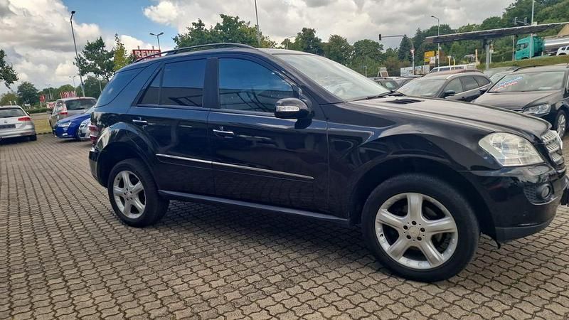 Gebraucht Mercedes ML320 224 PS (164 kW) 2008 Schwarz SUV