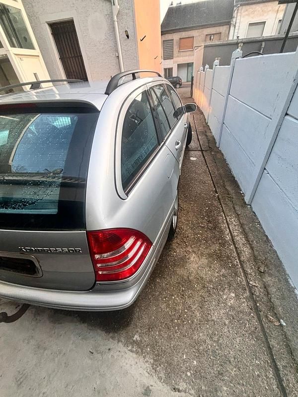 Gebraucht Mercedes C180 143 PS (105 kW) 2005 Grau Kombi