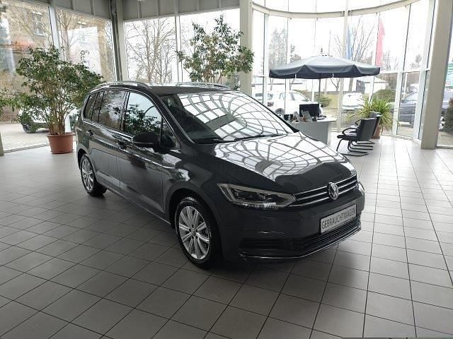 Gebraucht VW Touran Move 150 PS (110 kW) 2024 Grau Van / Kleinbus