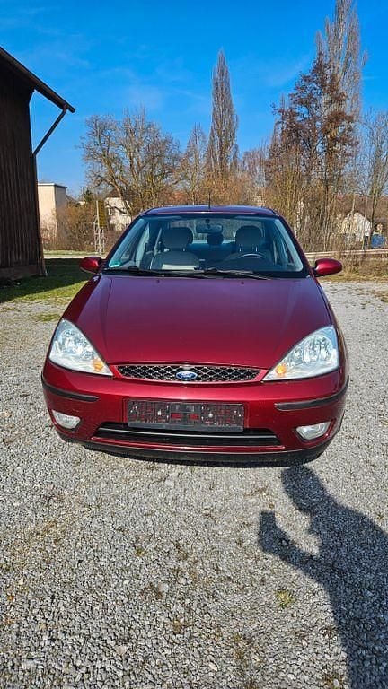 Gebraucht Ford Focus Ghia 116 PS (85 kW) 2003 Rot Limousine