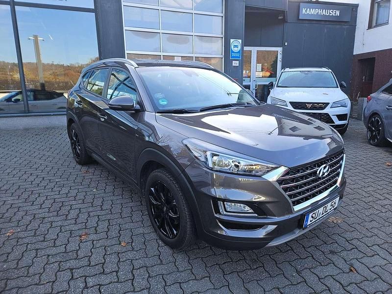 Moon rock metallic Gebraucht 2019 Hyundai Tucson Advantage SUV | 19.690 € (Fairer Preis) - Bild 1/4