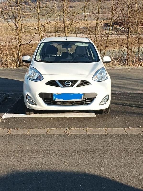 Gebraucht Nissan Micra Acenta 80 PS (58 kW) 2015 Weiß Limousine