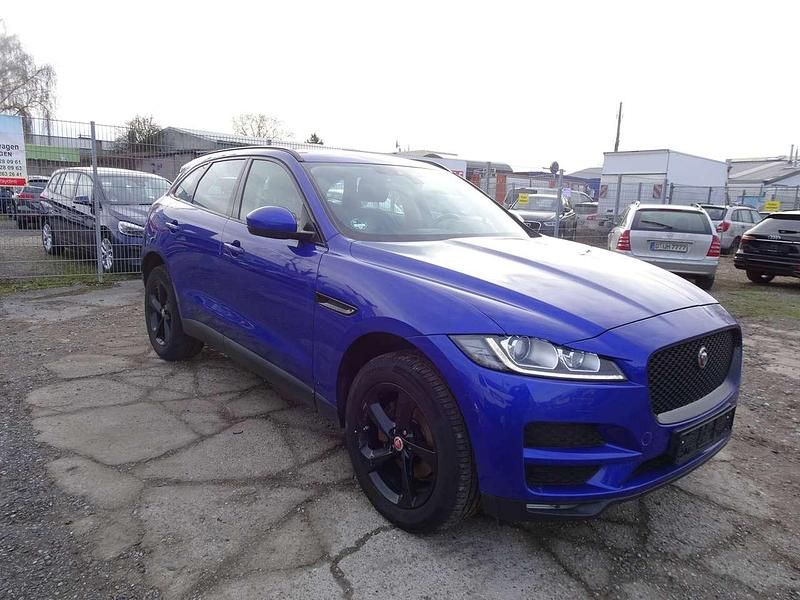 Gebraucht Jaguar F-Pace Prestige 179 PS (131 kW) 2018 Caesium blue SUV