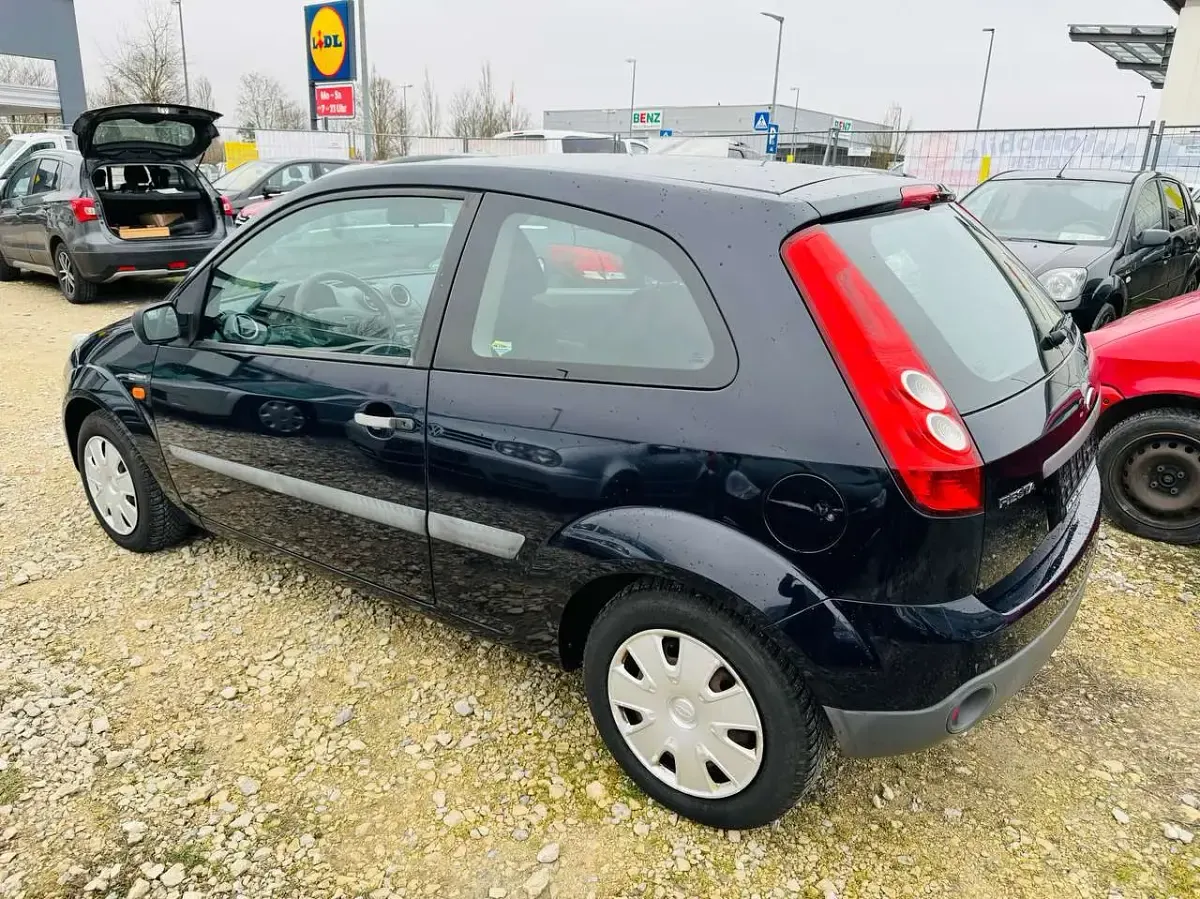 Gebraucht Ford Fiesta 90 PS (66 kW) 2007 Schwarz Kleinwagen