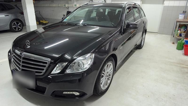 Gebraucht Mercedes 220 170 PS (125 kW) 2010 Schwarz Kombi