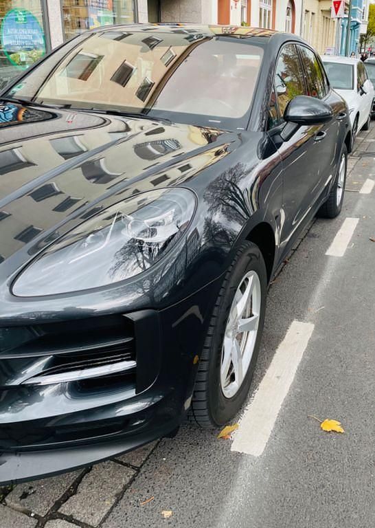 Grau Gebraucht 2021 Porsche Macan SUV | 55.000 € (Superpreis) - Bild 1/4
