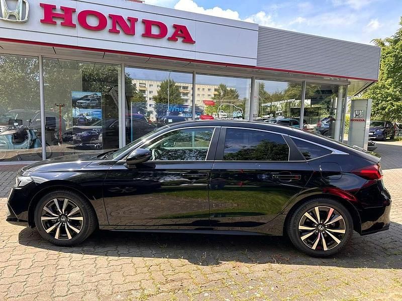 Gebraucht Honda Civic Elegance 143 PS (105 kW) 2024 Crystal black Limousine
