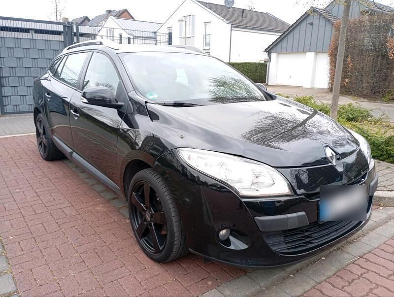 Schwarz Gebraucht 2011 Renault Mégane III Kombi | 3.690 € (Guter Preis) - Bild 1/4