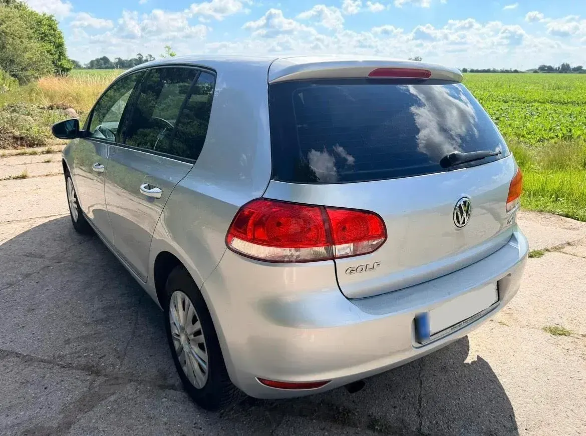 Gebraucht VW Golf VI 105 PS (77 kW) 2010 Silber Limousine
