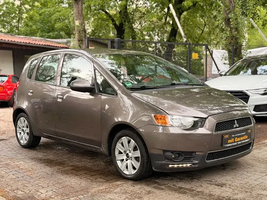 Gebraucht Mitsubishi Colt Edition 95 PS (69 kW) 2011 Braun Kleinwagen