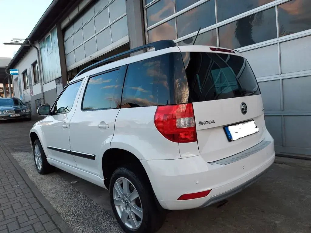 Gebraucht Skoda Yeti Active 105 PS (77 kW) 2015 Weiß SUV