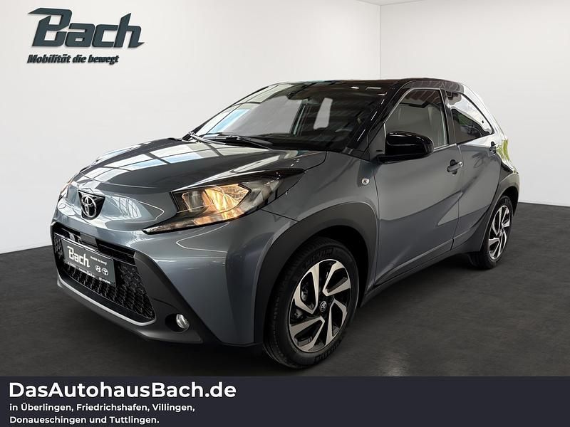 Gebraucht Toyota Aygo X Basis 72 PS (52 kW) 2025 Celestite grey / schwarz SUV