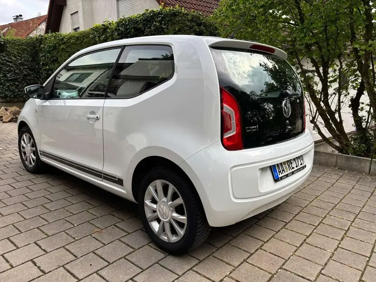Second-hand VW up! CLUB 60 CP (44 kW) 2016 Alb Hatchback