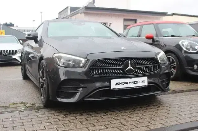 Gebraucht Mercedes E220 AMG 194 PS (142 kW) 2022 Grau