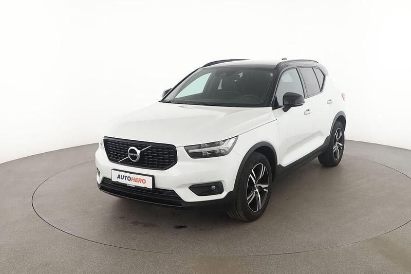 Weiß Gebraucht 2020 Volvo XC40 R-Design SUV | 28.430 € - Bild 1/3
