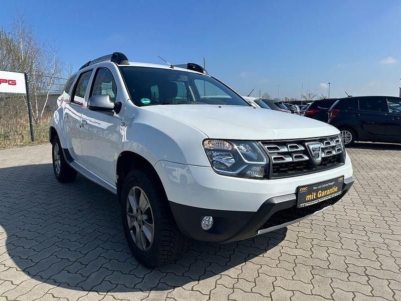 Gebraucht Dacia Duster Essentiel 114 PS (83 kW) 2015 Weiß SUV